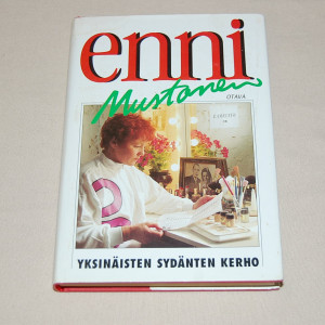 Enni Mustonen Yksinäisten sydänten kerho